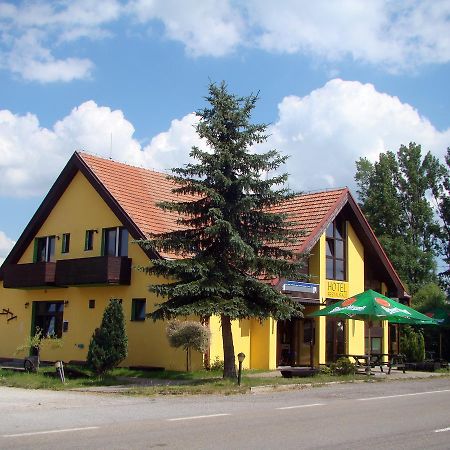 Restaurace Penzion Rafael Dlouhá Brtnice Zimmer foto